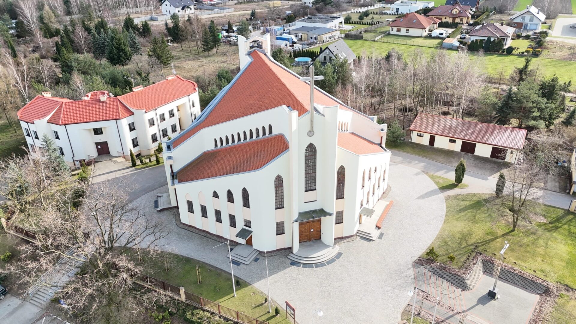 Parafia Najświętszej Maryi Panny Królowej Polski w Ozorowie